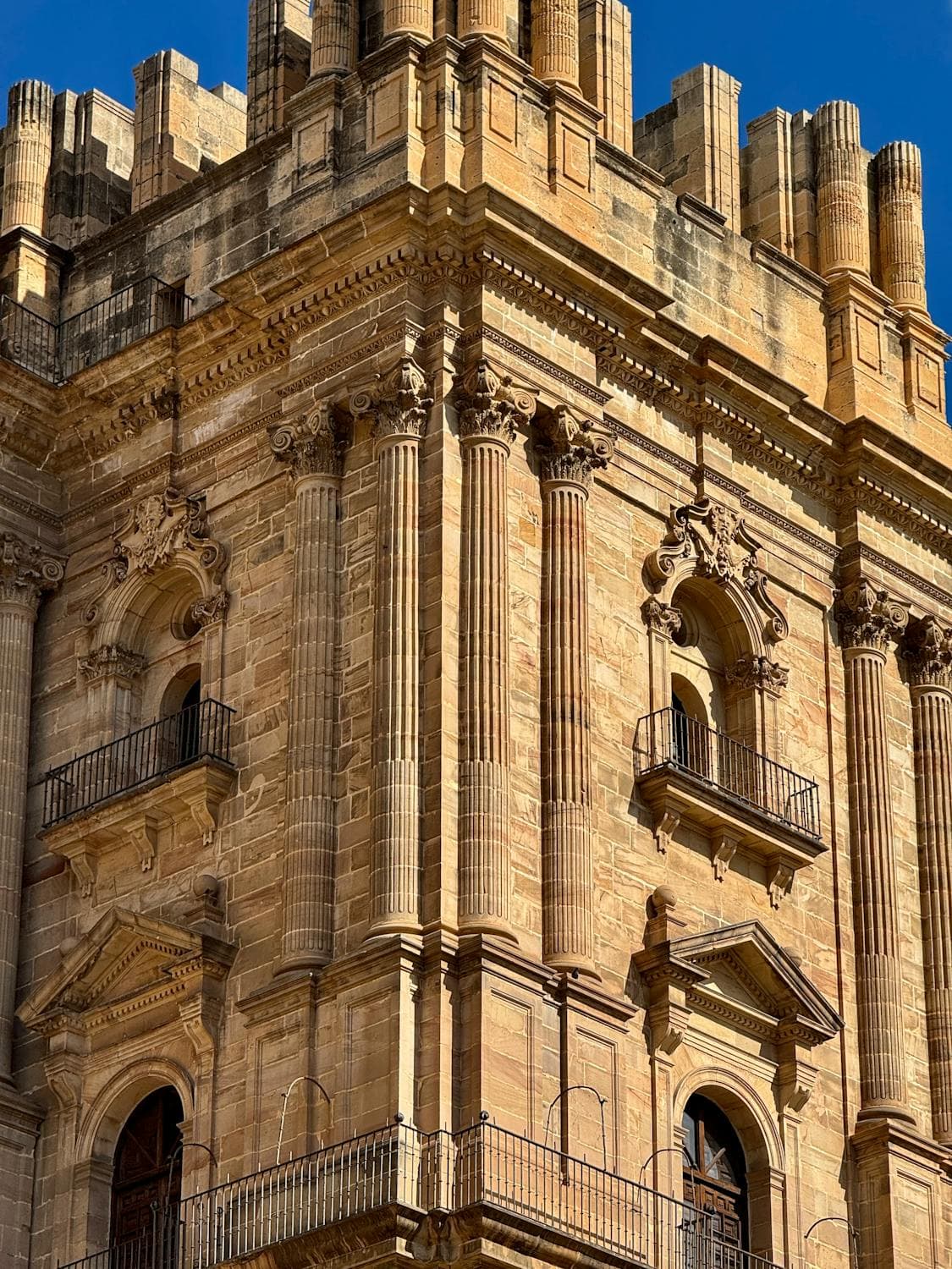 Málaga Cathedral Roof Works Reach Halfway Point: Completion Set for Late 2027