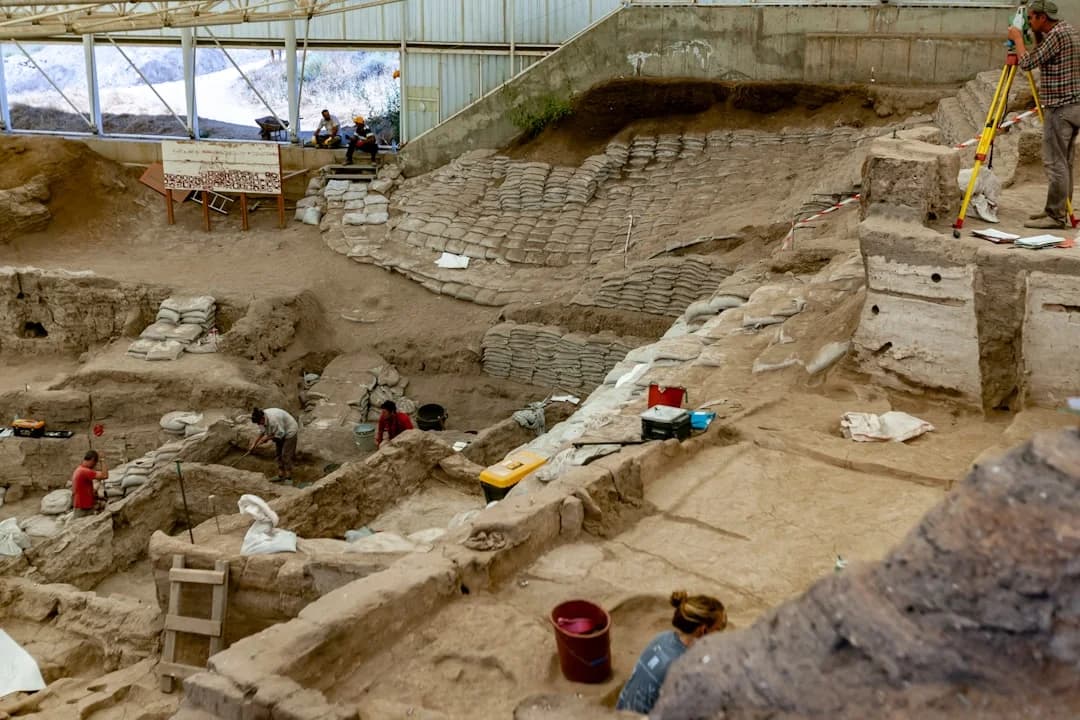 Roman Necropolis Discovered Under Calle Hilera During Metro Works