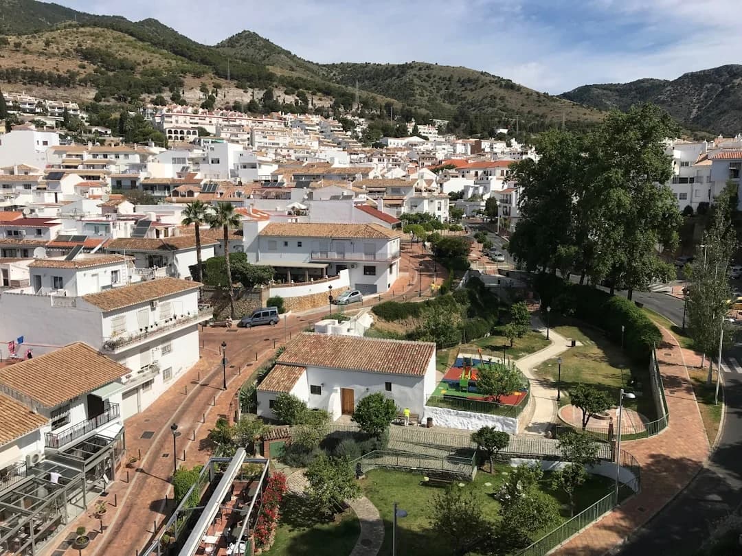 Valle de las Águilas: Falconry and Spectacular Views at 800m Altitude