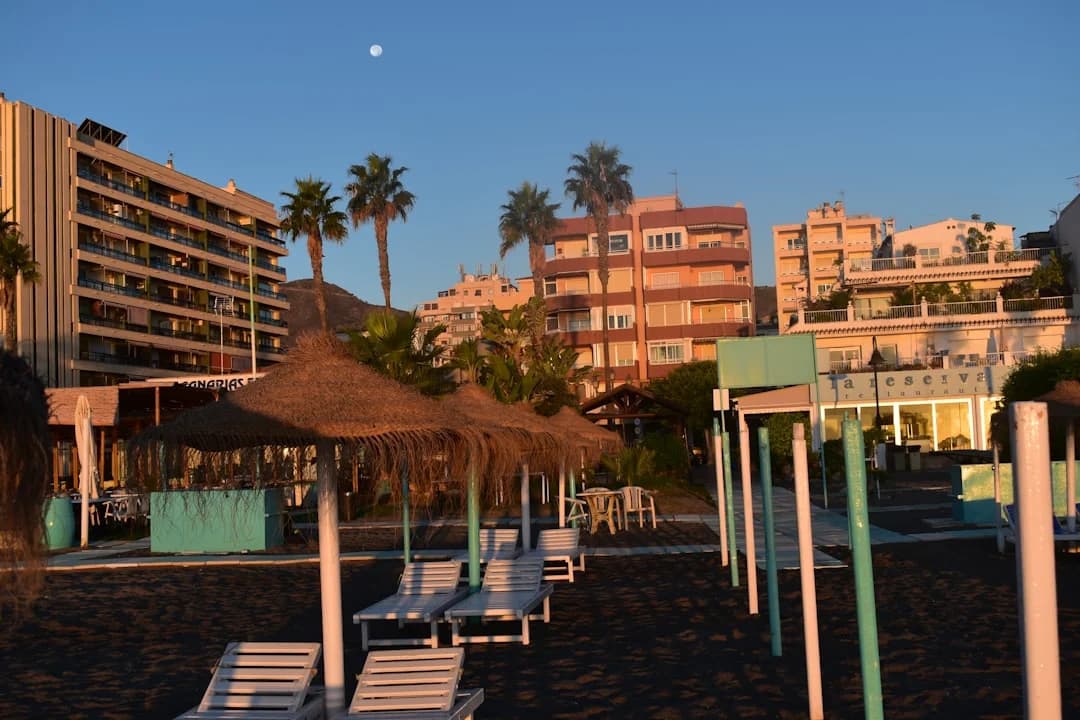 Málaga Heatwave: Cool Down in ‘Excellent’ Local Waters
