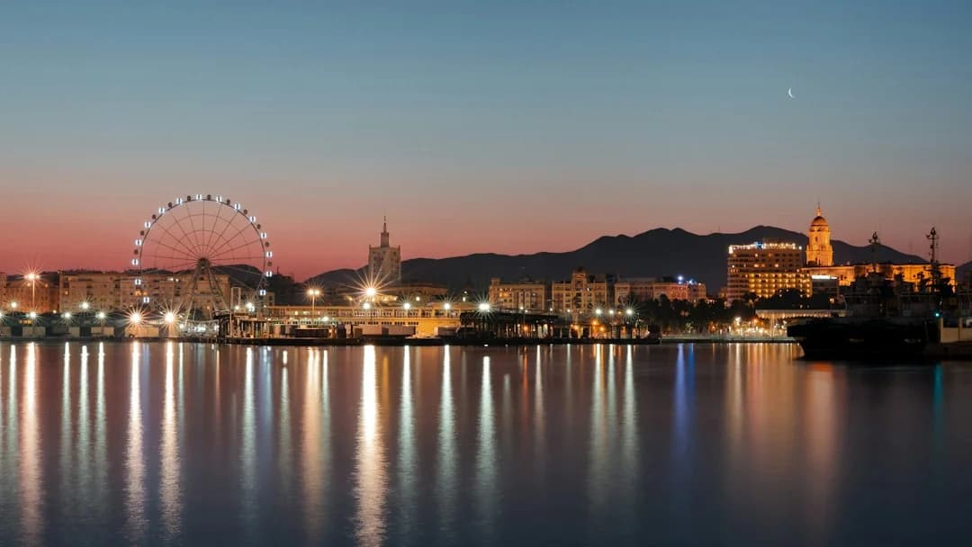 Hafen von Málaga führt andalusischen Gipfel für maritimen Tourismus an